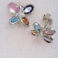 Aretes y broqueles